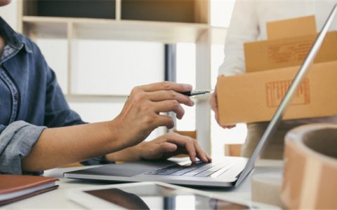 又一亿级大卖倒下？遭对手举报后，关停了全部独立站和亚马逊店铺!