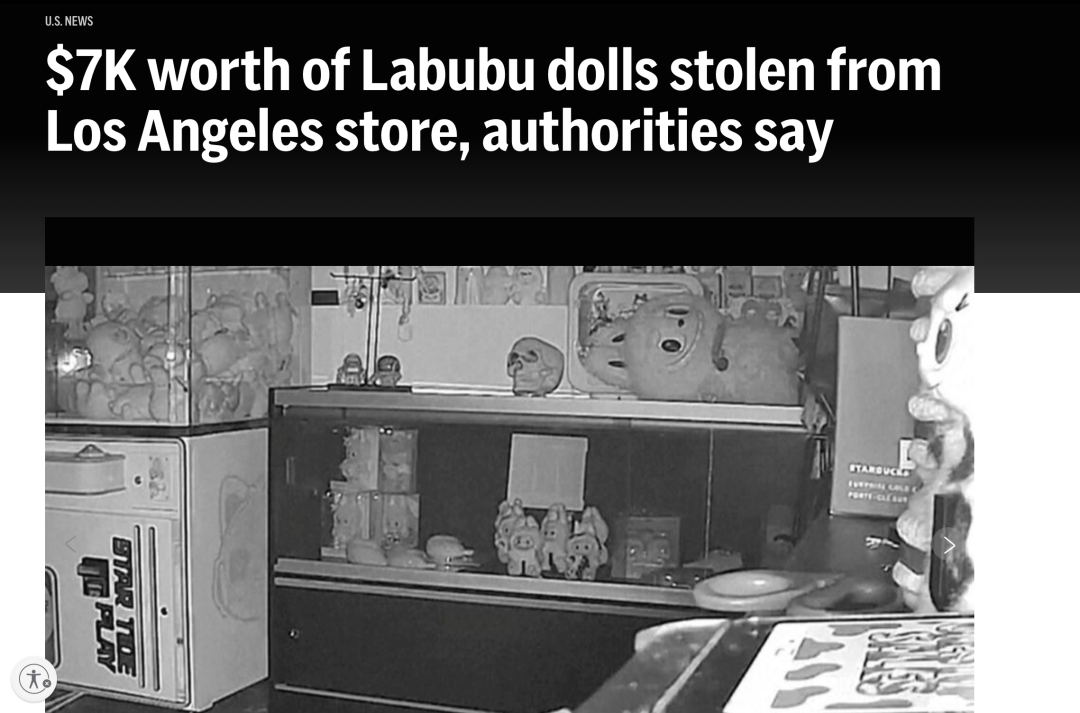 Labubu劲敌出现？如何用“官方娃衣”打开百亿级市场