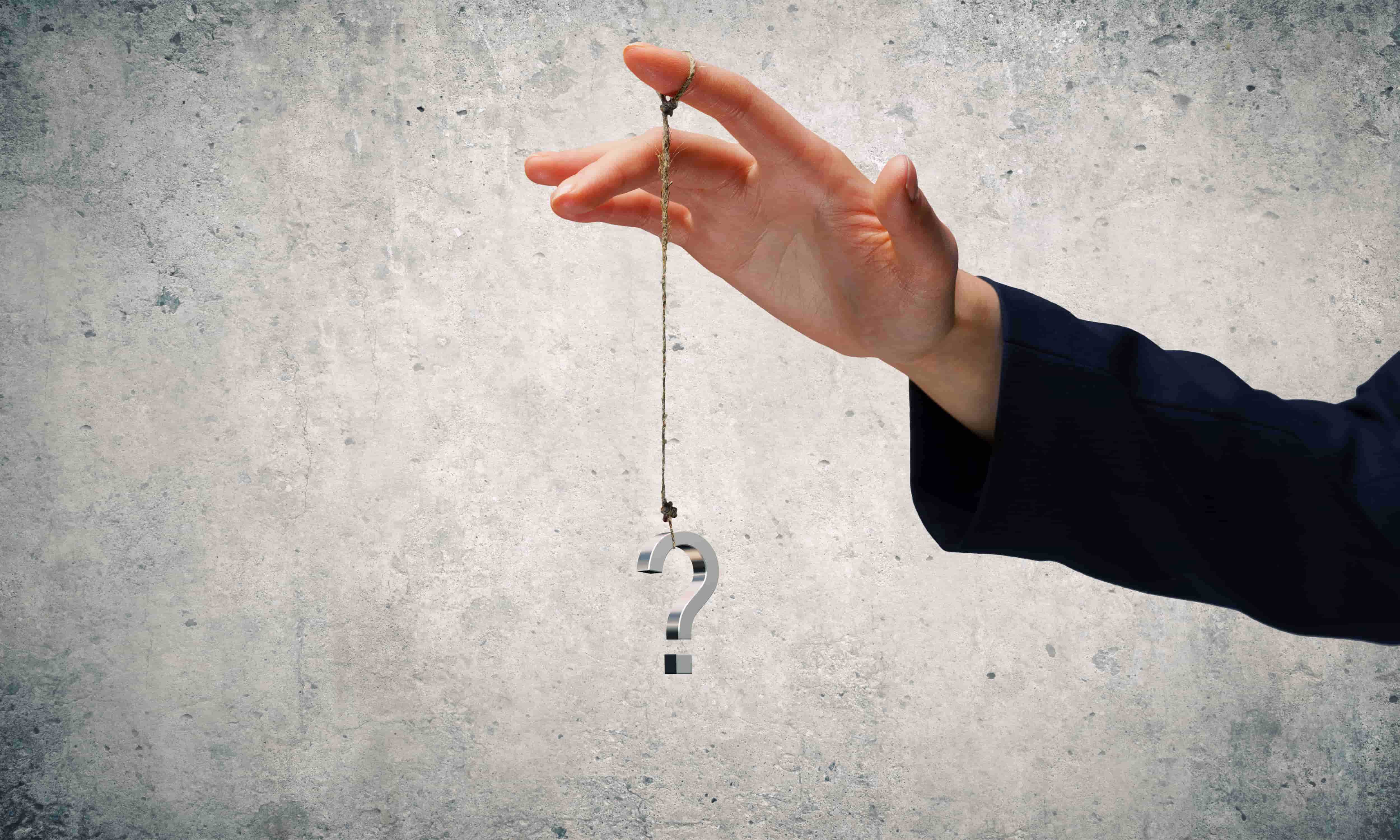 24年亚马逊与沃尔玛份额之争：谁将执掌非必需品市场？